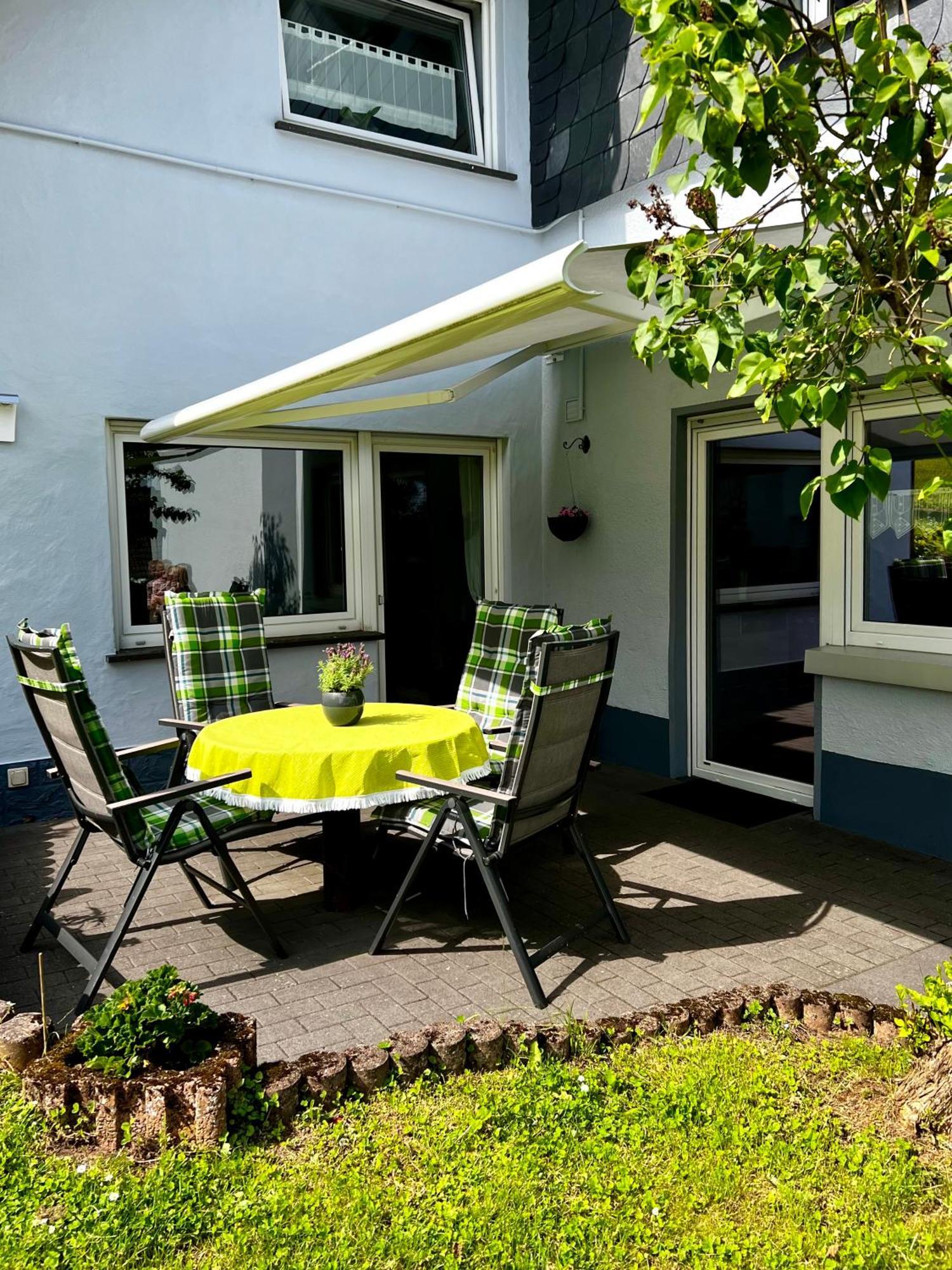 Deine-Eifel-Ferienwohnung Feusdorf Exteriör bild