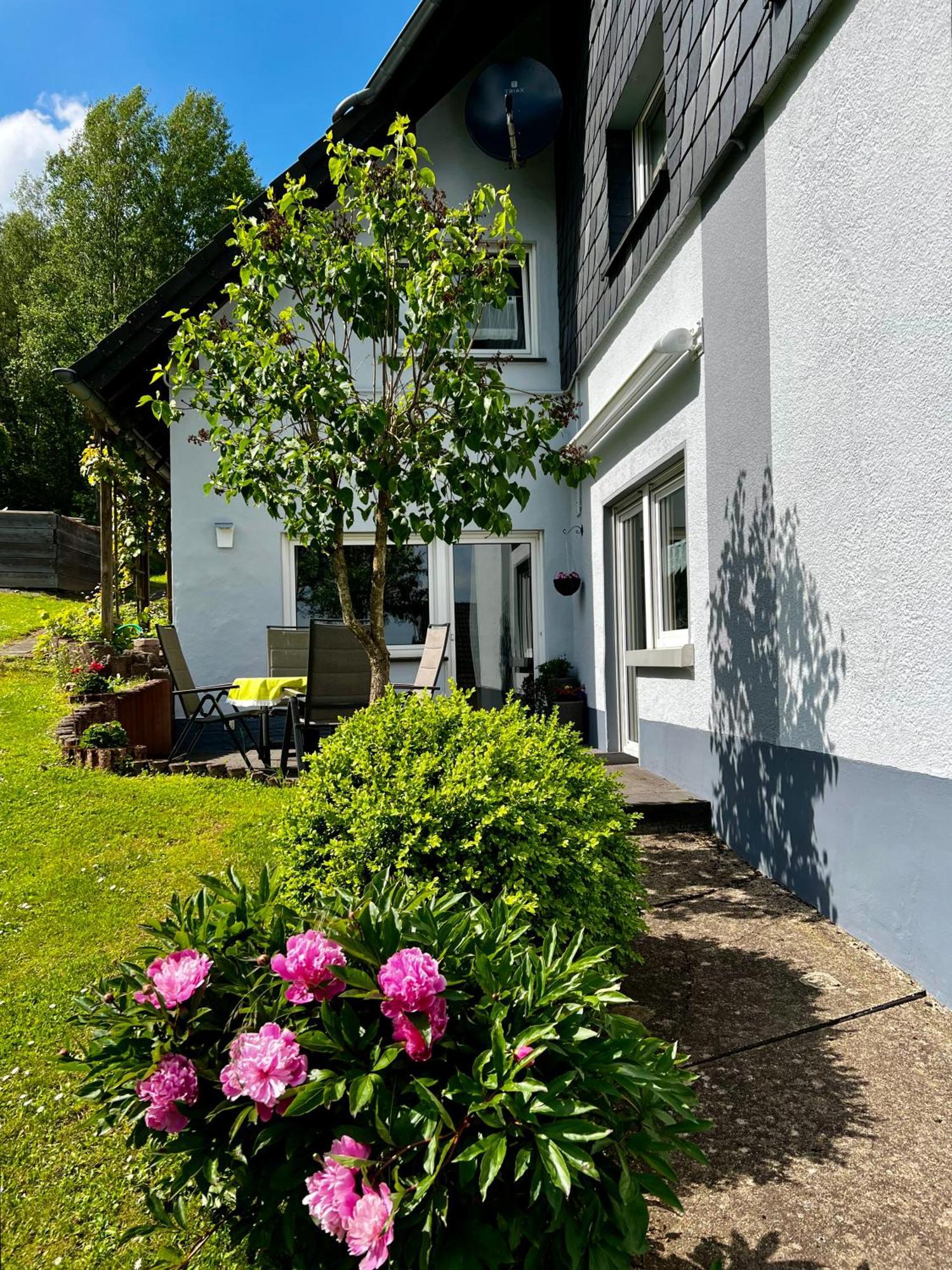 Deine-Eifel-Ferienwohnung Feusdorf Exteriör bild